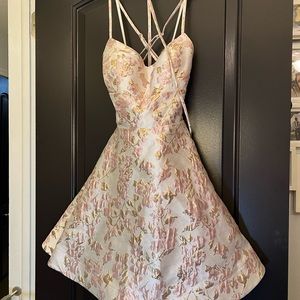 Pink and beige Macys short dress new with tag size 9/10